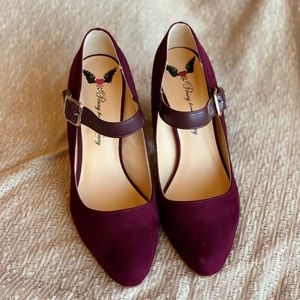 Women’s burgundy blocked heels